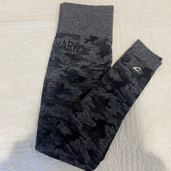 Gymshark Pants - Gymshark- Black Camo Leggings- Size M